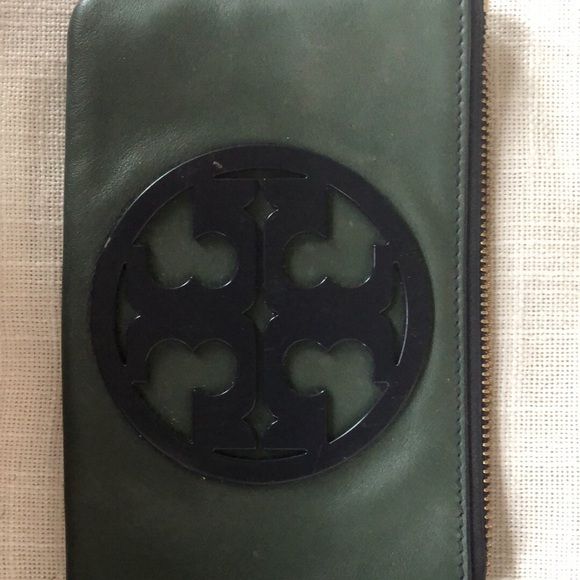 Tory Burch wallet/wristlet - Picture 1 of 1